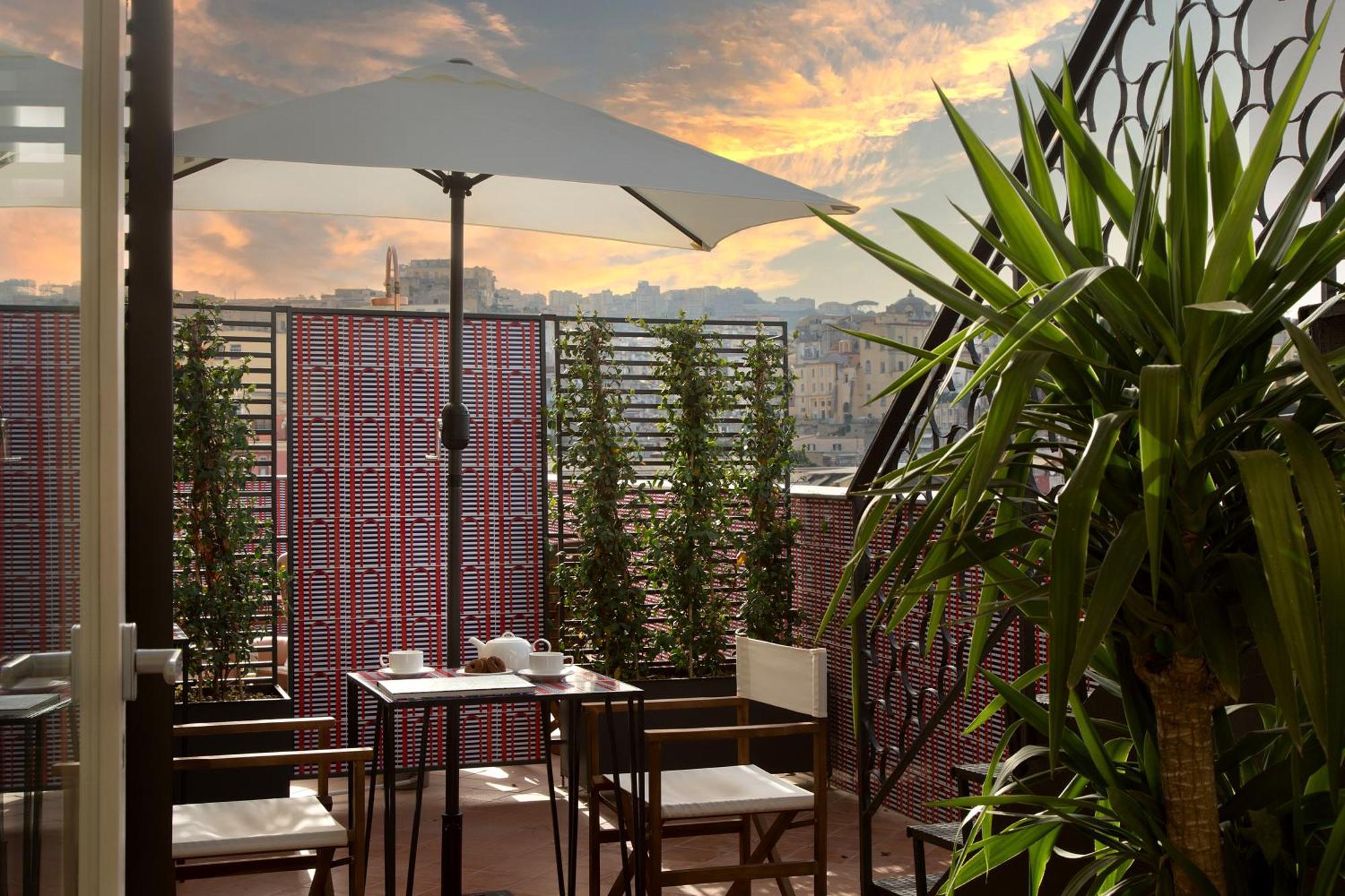 Galleria Port'Alba - Suites & Rooftop เนเปิลส์ ภายนอก รูปภาพ